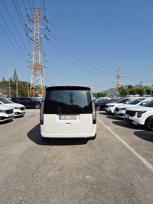 Hyundai Staria 2025