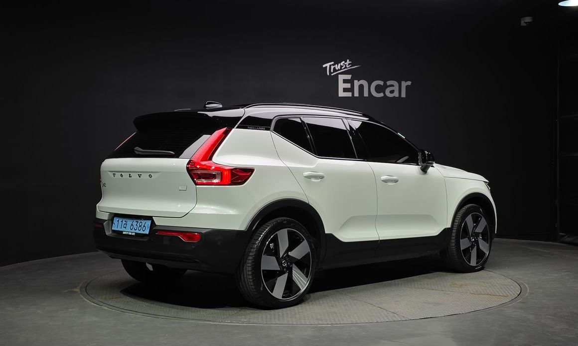 Volvo XC40 2024