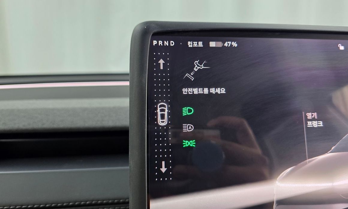 Tesla Model Y 2025