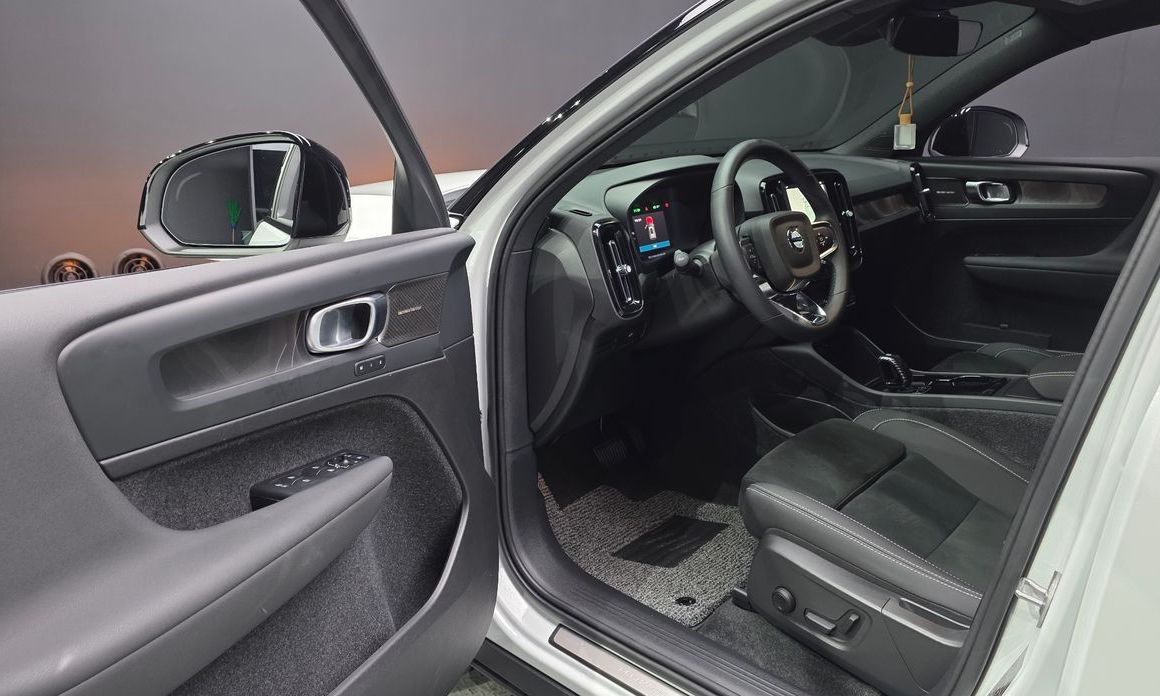 Volvo XC40 2024