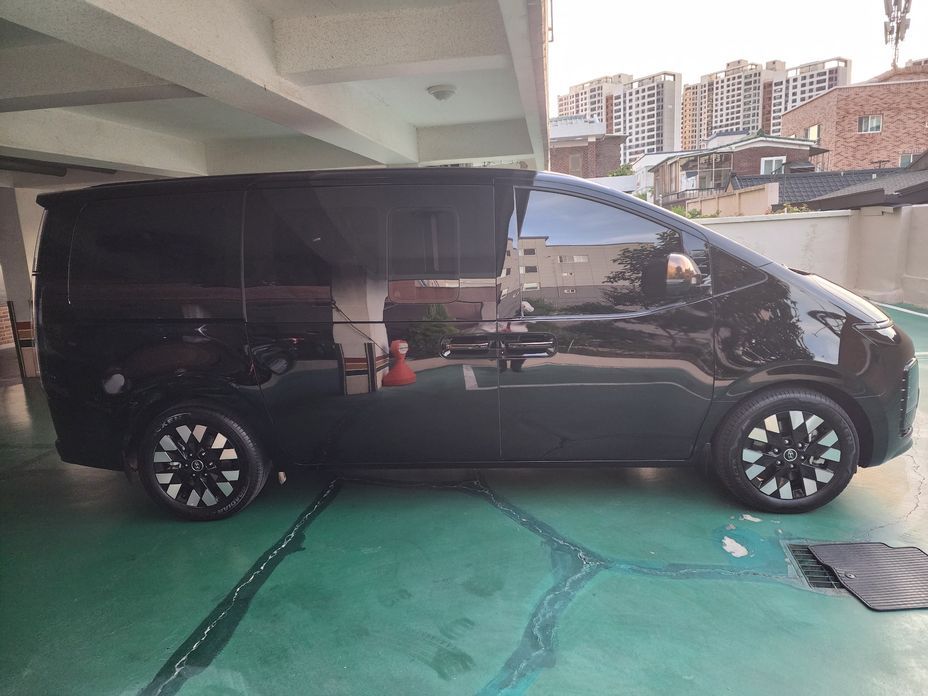 Hyundai Staria 2025