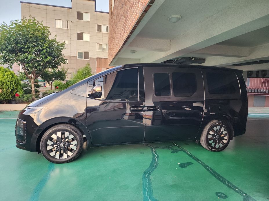 Hyundai Staria 2025