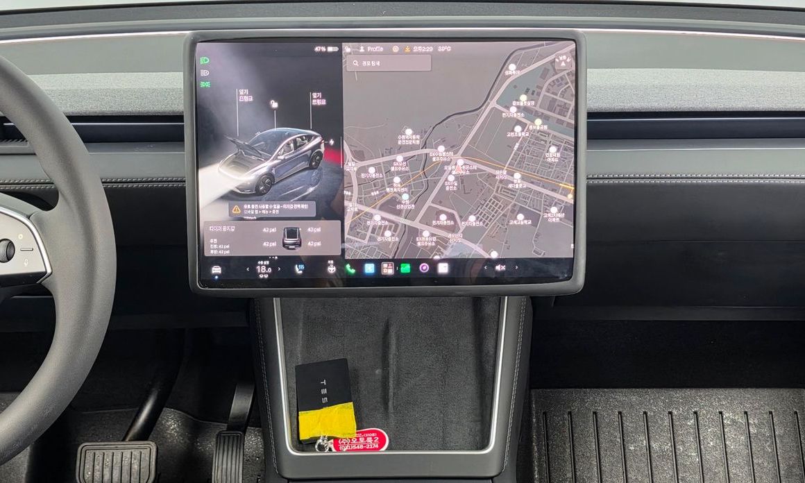 Tesla Model Y 2025