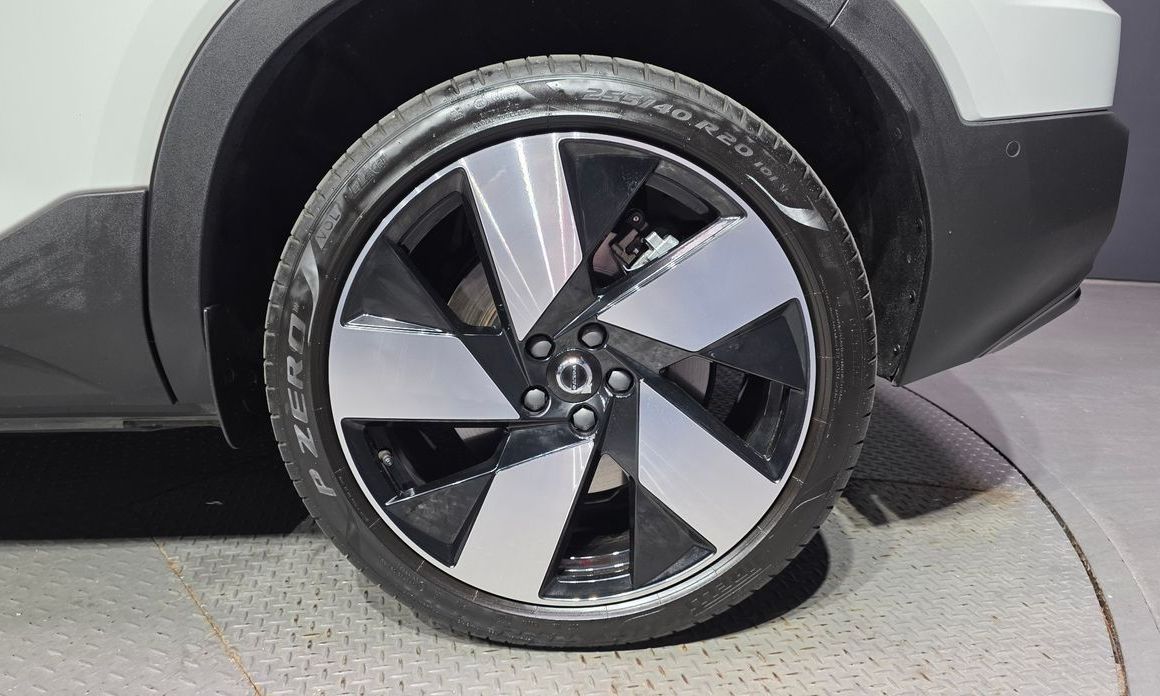 Volvo XC40 2024