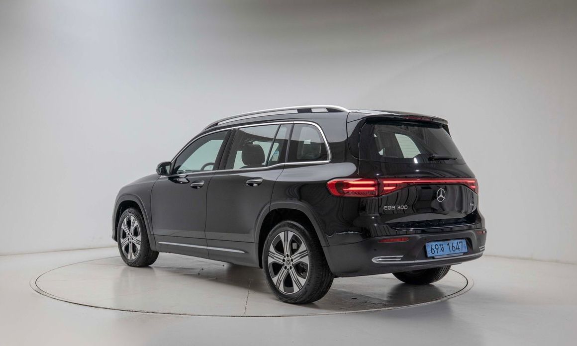 Mercedes-Benz EQB 2026