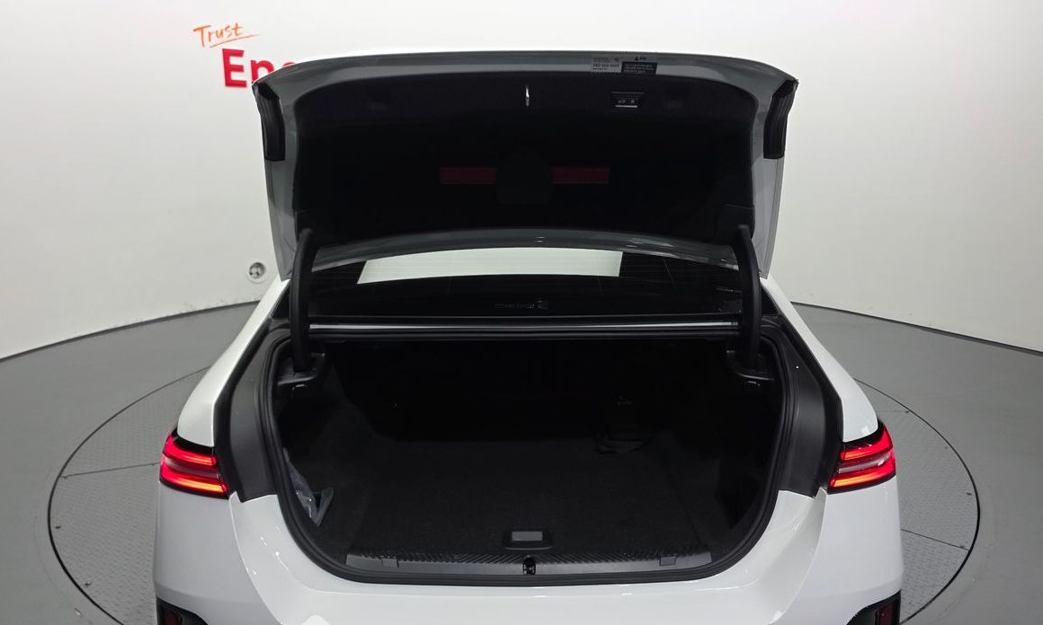 BMW i5 2024