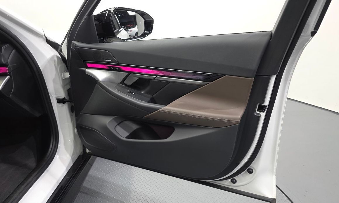BMW i5 2024