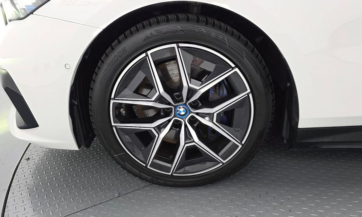 BMW i5 2024