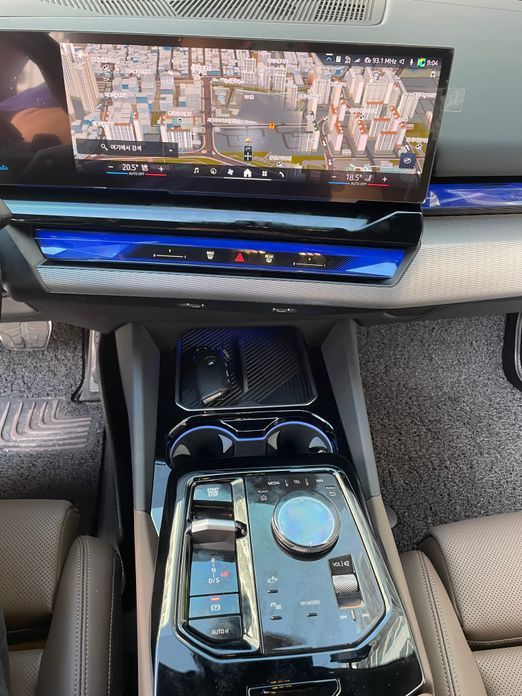 BMW 5-Series 2025
