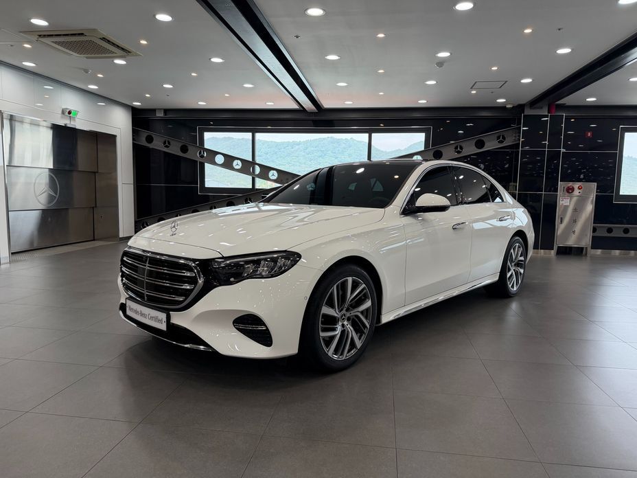 Mercedes-Benz E-Class 2024