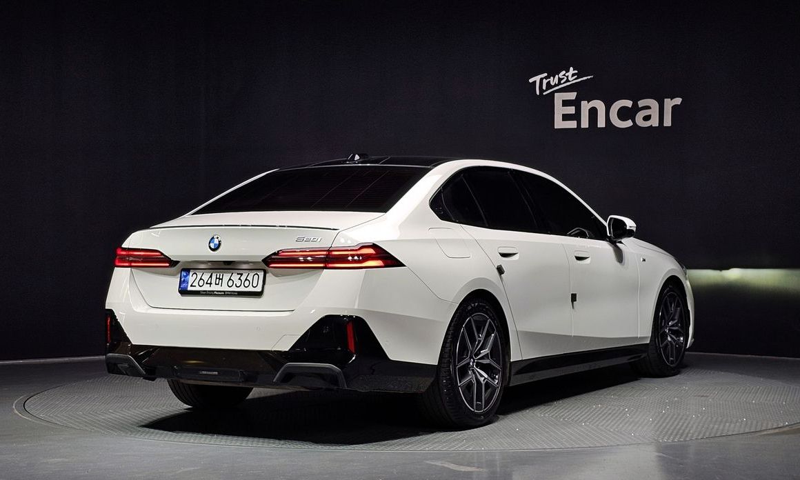 BMW 5-Series 2025