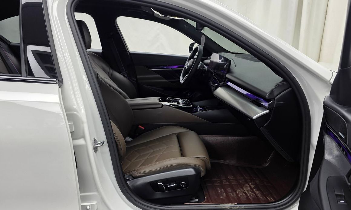 BMW 5-Series 2025