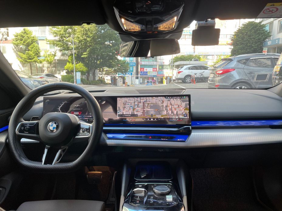 BMW 5-Series 2025