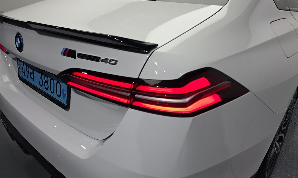 BMW i5 2024