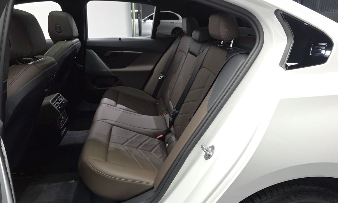BMW i5 2024