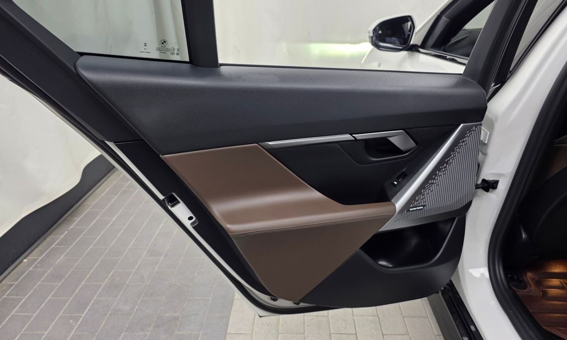 BMW 5-Series 2025