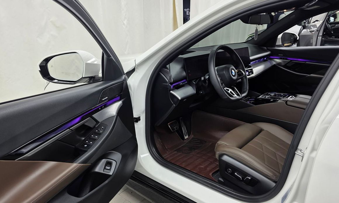 BMW 5-Series 2025