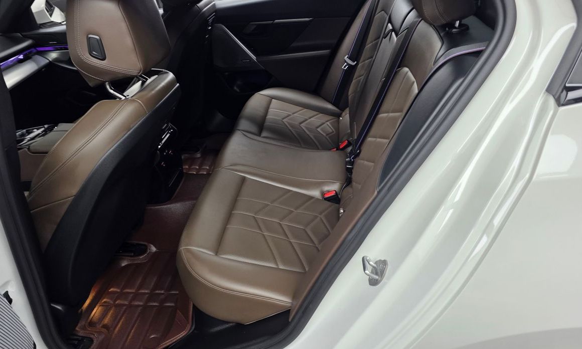 BMW 5-Series 2025