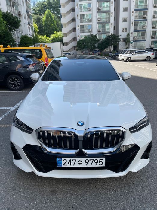 BMW 5-Series 2025