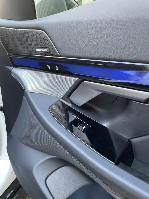 BMW 5-Series 2025