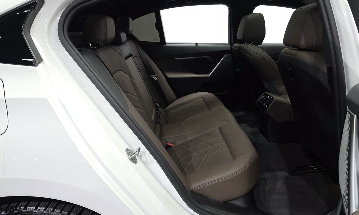 BMW i5 2024