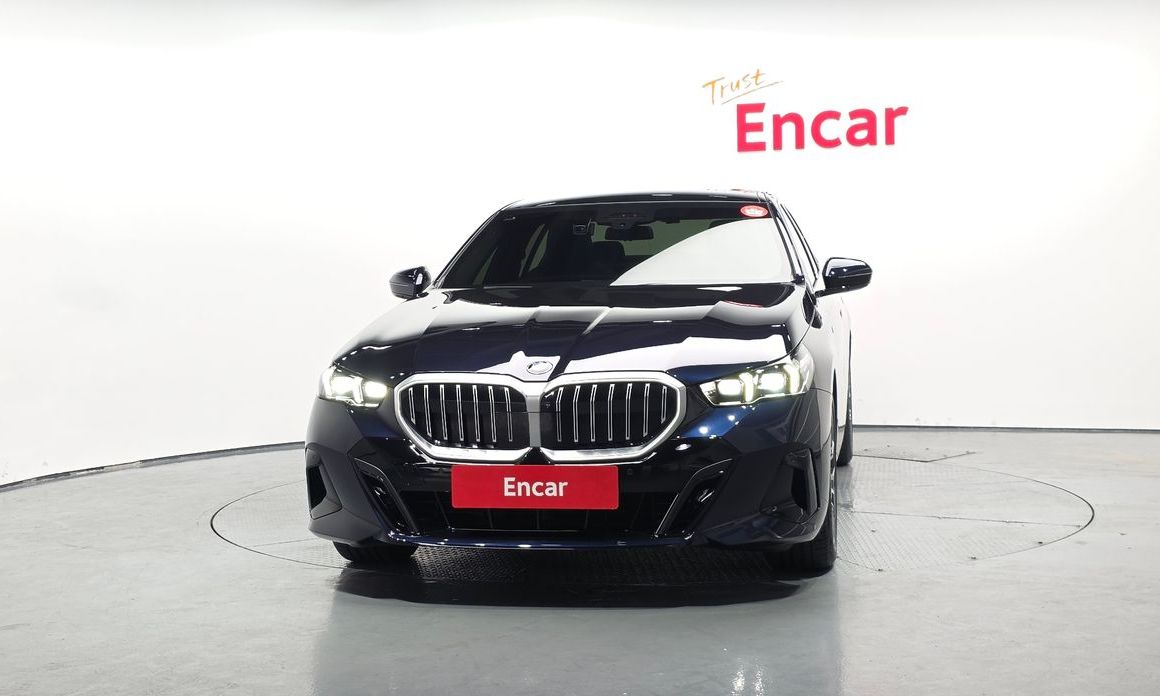 BMW 5-Series 2025
