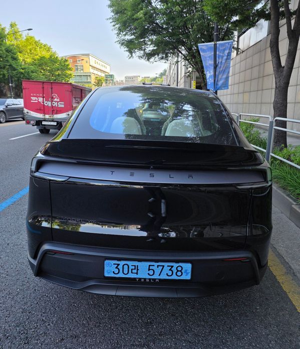 Tesla Model Y 2026