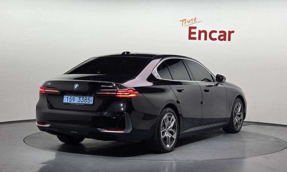 BMW i5 2025