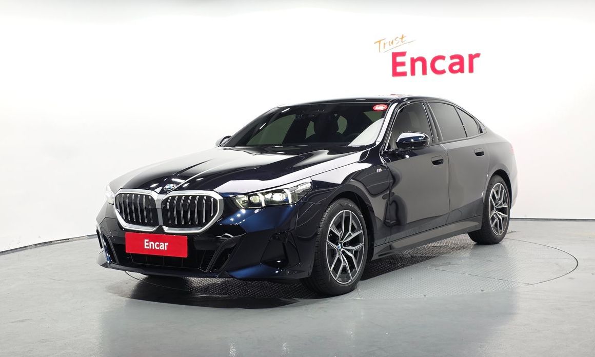 BMW 5-Series 2025