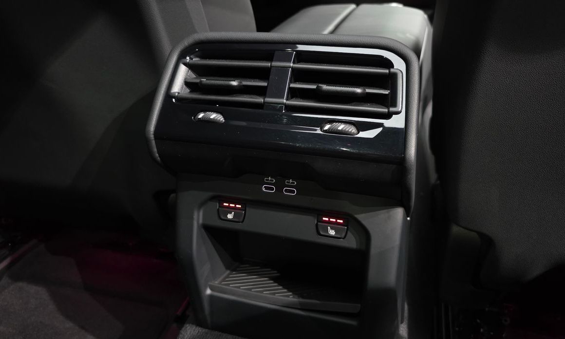 BMW 5-Series 2025