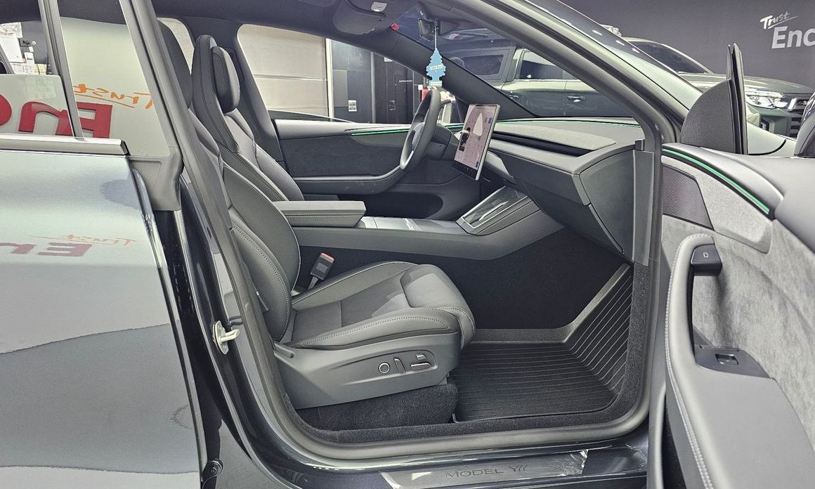 Tesla Model Y 2026