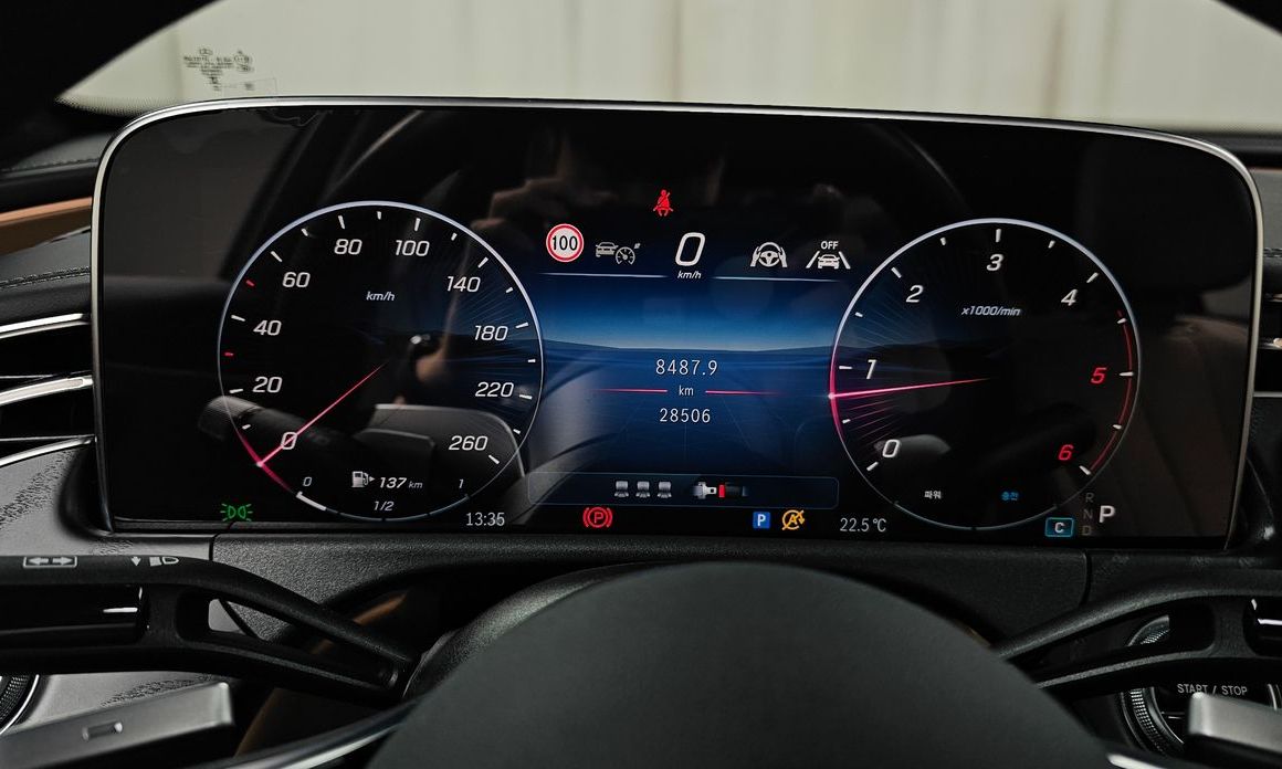 Mercedes-Benz E-Class 2024