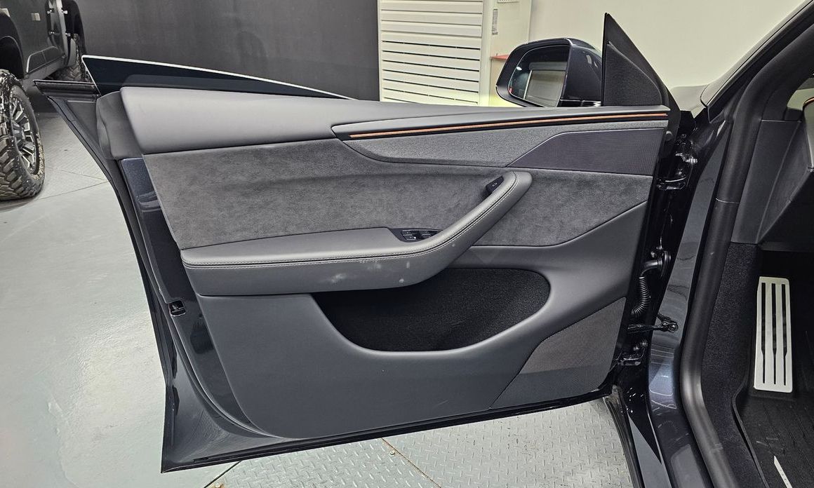 Tesla Model Y 2026