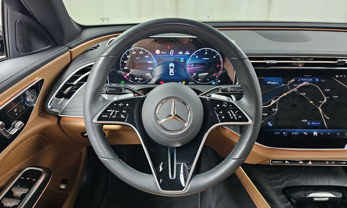 Mercedes-Benz E-Class 2024