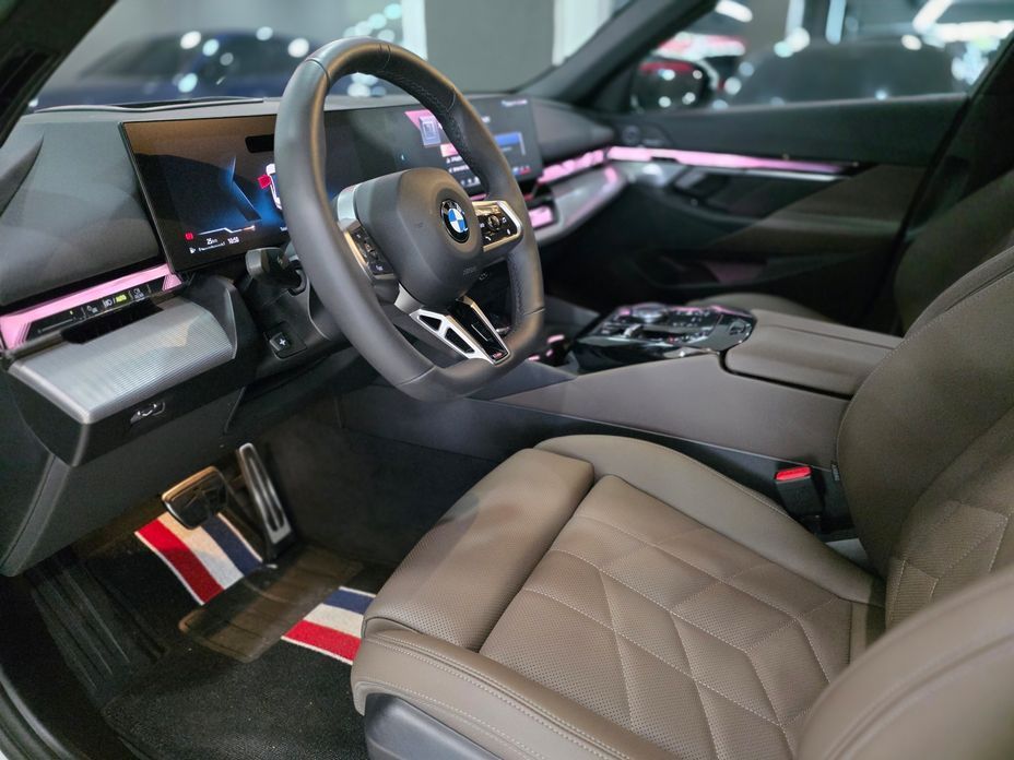 BMW 5-Series 2025