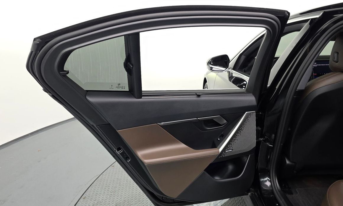 BMW i5 2025