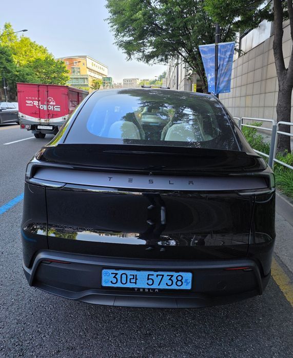 Tesla Model Y 2026