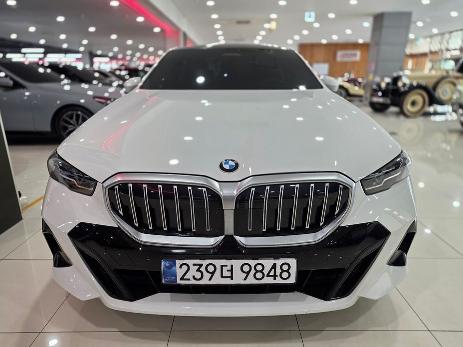 BMW 5-Series 2025