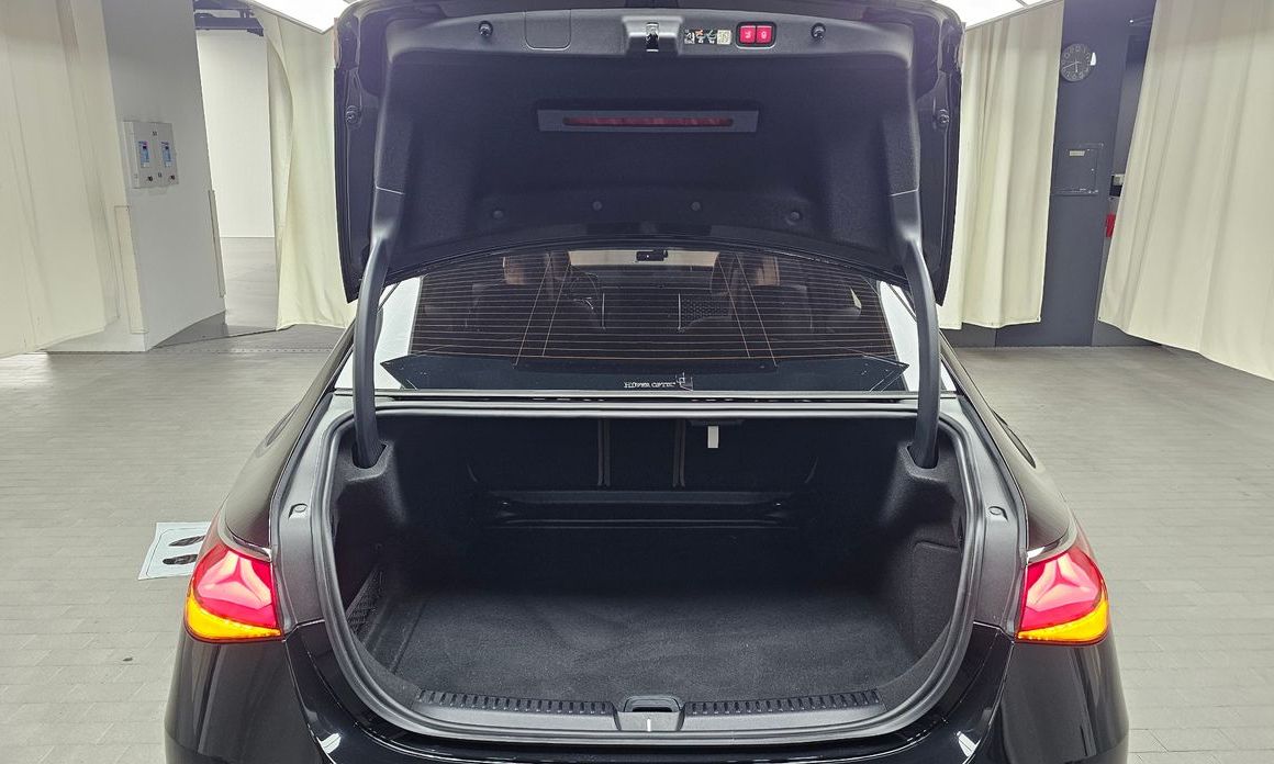Mercedes-Benz E-Class 2024