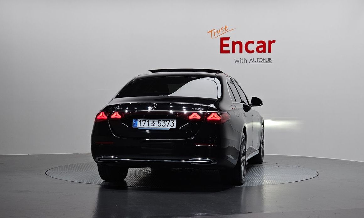 Mercedes-Benz E-Class 2024