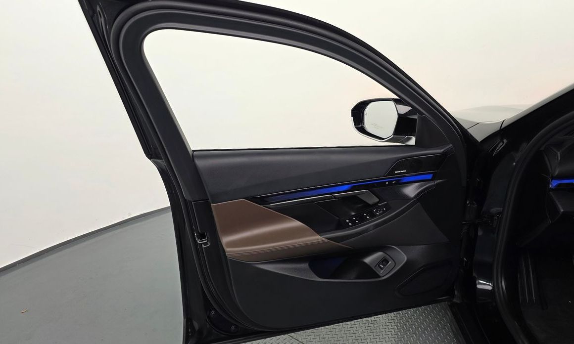 BMW i5 2025