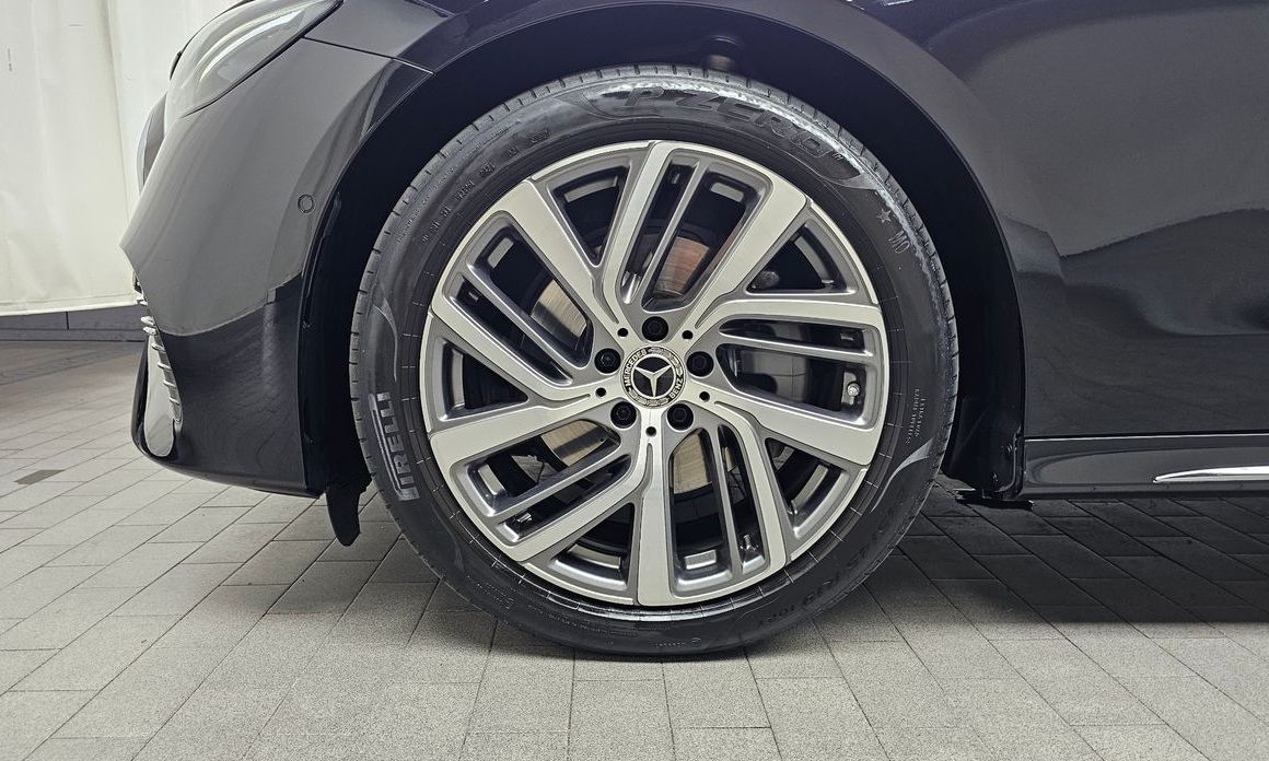 Mercedes-Benz E-Class 2024