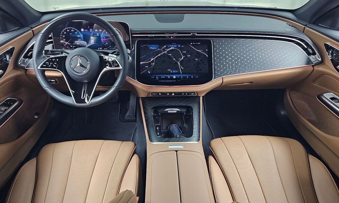 Mercedes-Benz E-Class 2024