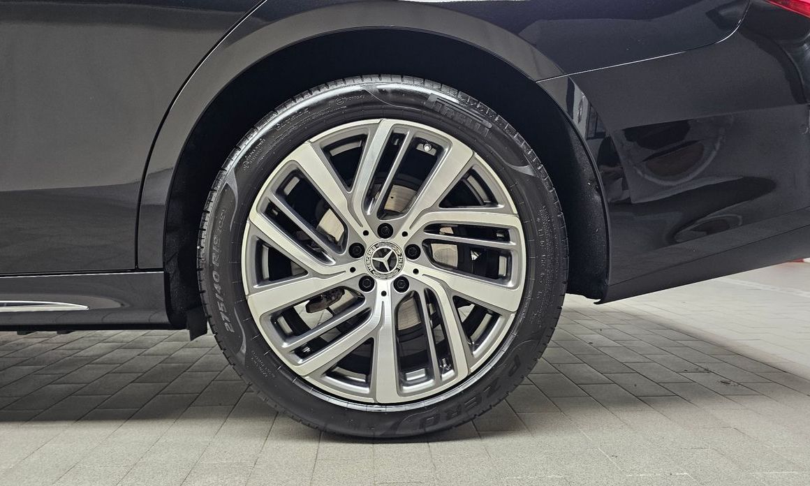 Mercedes-Benz E-Class 2024