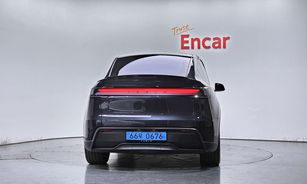 Tesla Model Y 2026