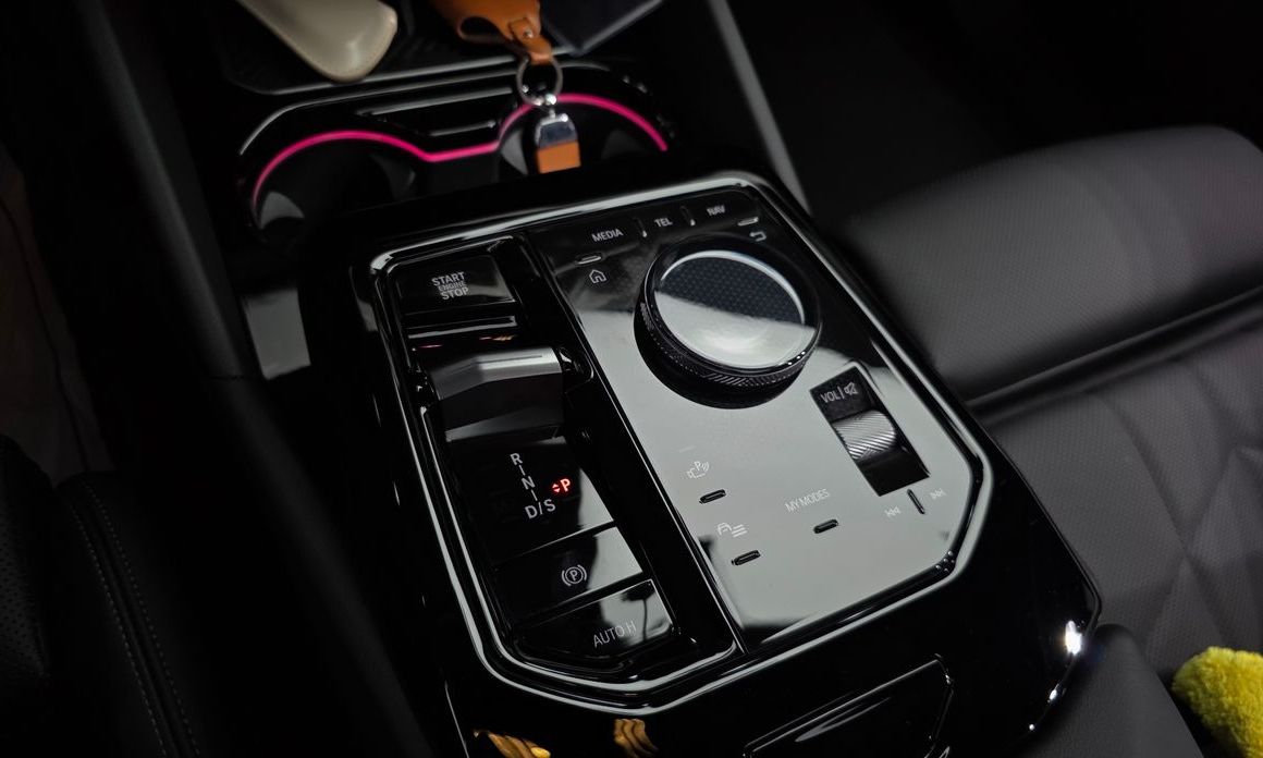 BMW 5-Series 2025