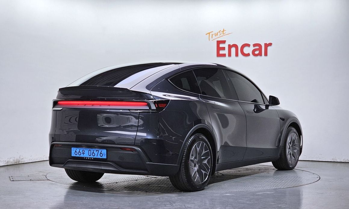 Tesla Model Y 2026