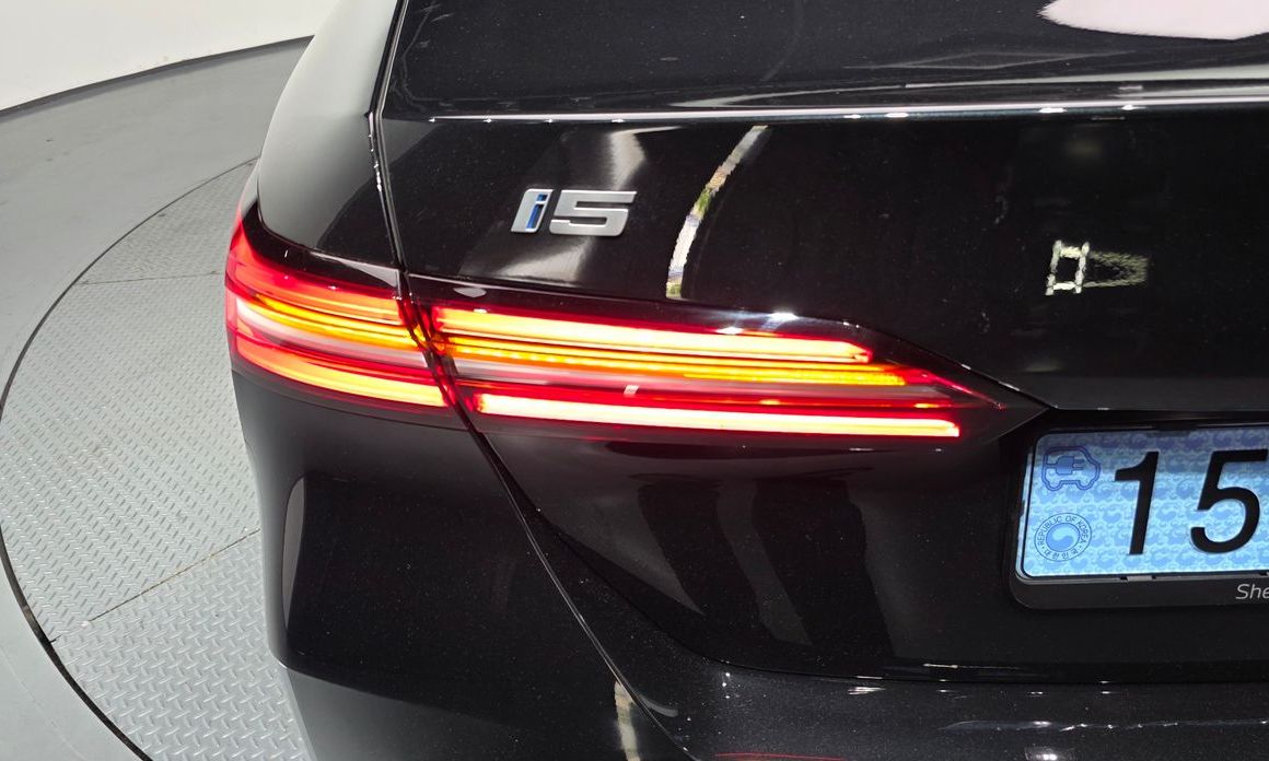 BMW i5 2025