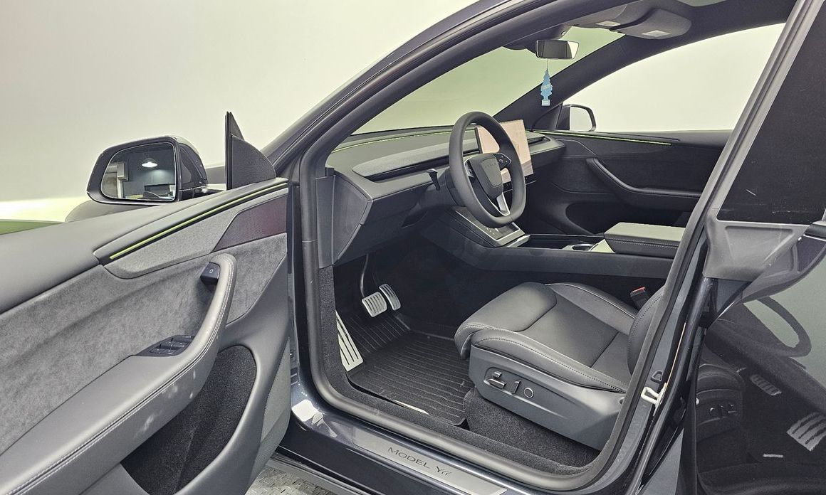 Tesla Model Y 2026