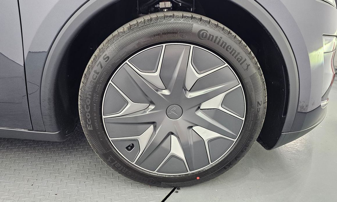 Tesla Model Y 2026